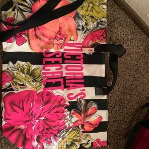 VS Tote